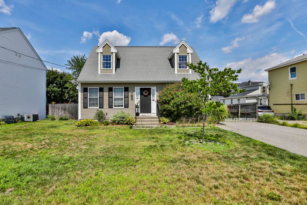 Photo of 5 Acton Street, Nashua, NH 03060 (MLS # 5109091)