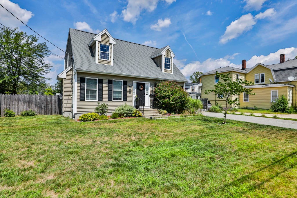Photo of 5 Acton Street, Nashua, NH 03060 (MLS # 5109091)