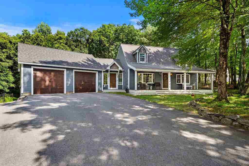 Photo of 59 Cinnamon Drive, Goffstown, NH 03045 (MLS # 5102162)