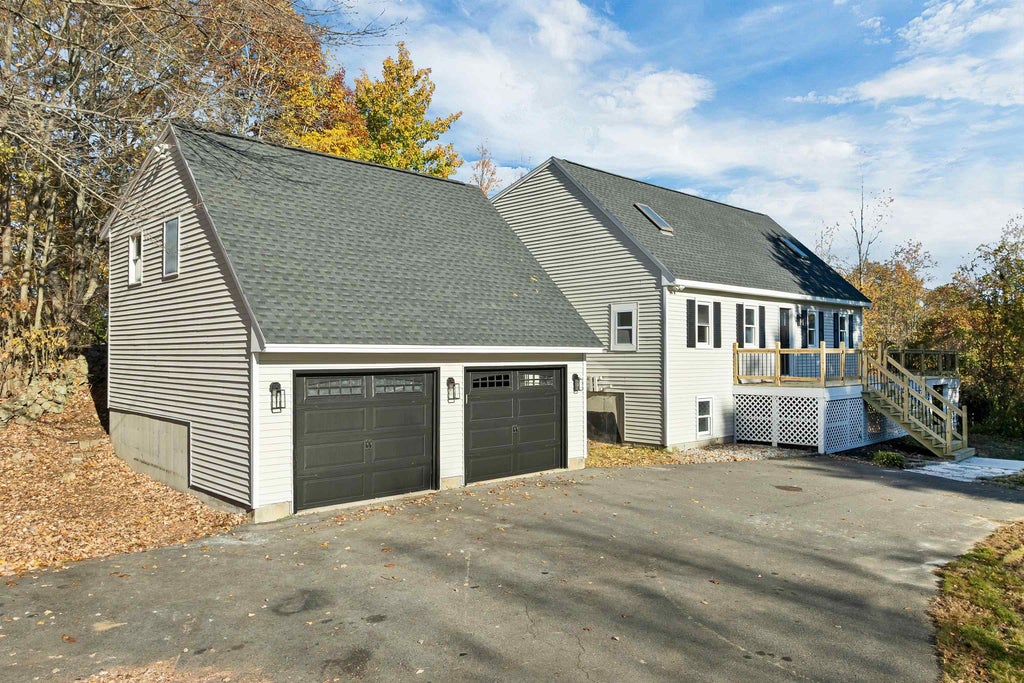 Photo of 10 Armands Way, Dunbarton, NH 03046 (MLS # 5115603)