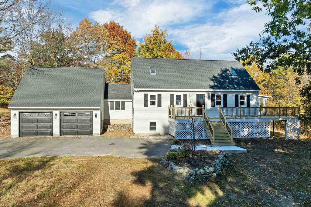 Photo of 10 Armands Way, Dunbarton, NH 03046 (MLS # 5115603)