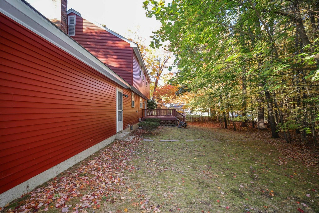 Photo of 10 Chaucer Road, Nashua, NH 03062 (MLS # 5115402)