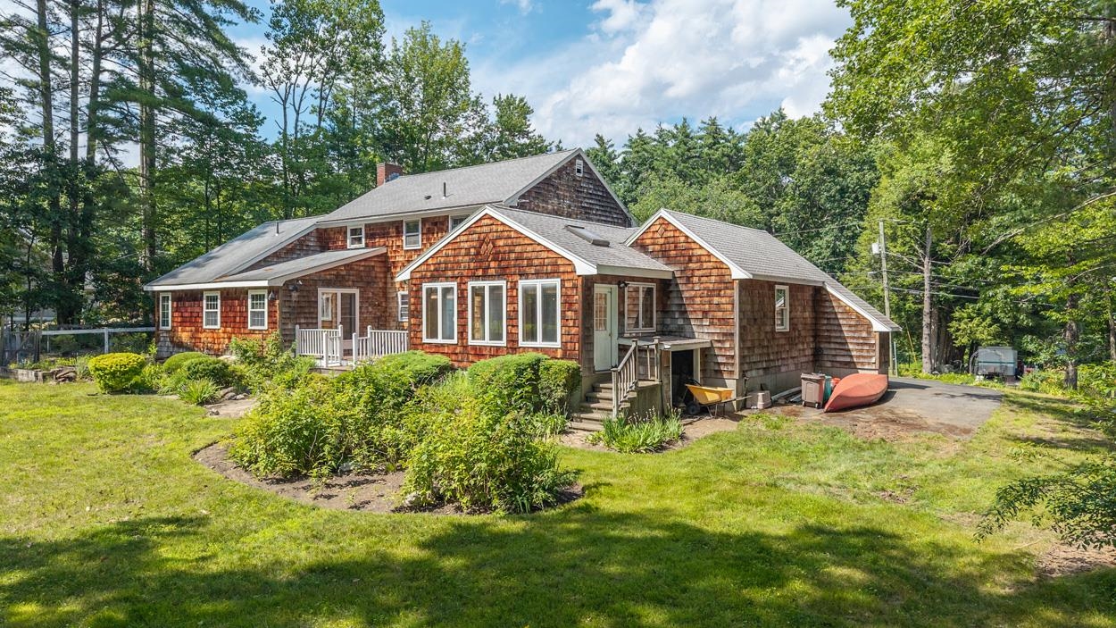 17 Reeds Ferry Way
