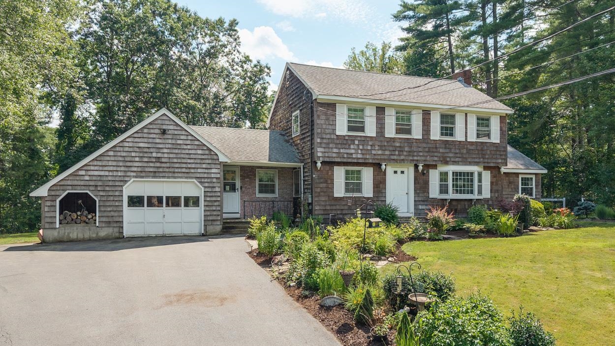 17 Reeds Ferry Way