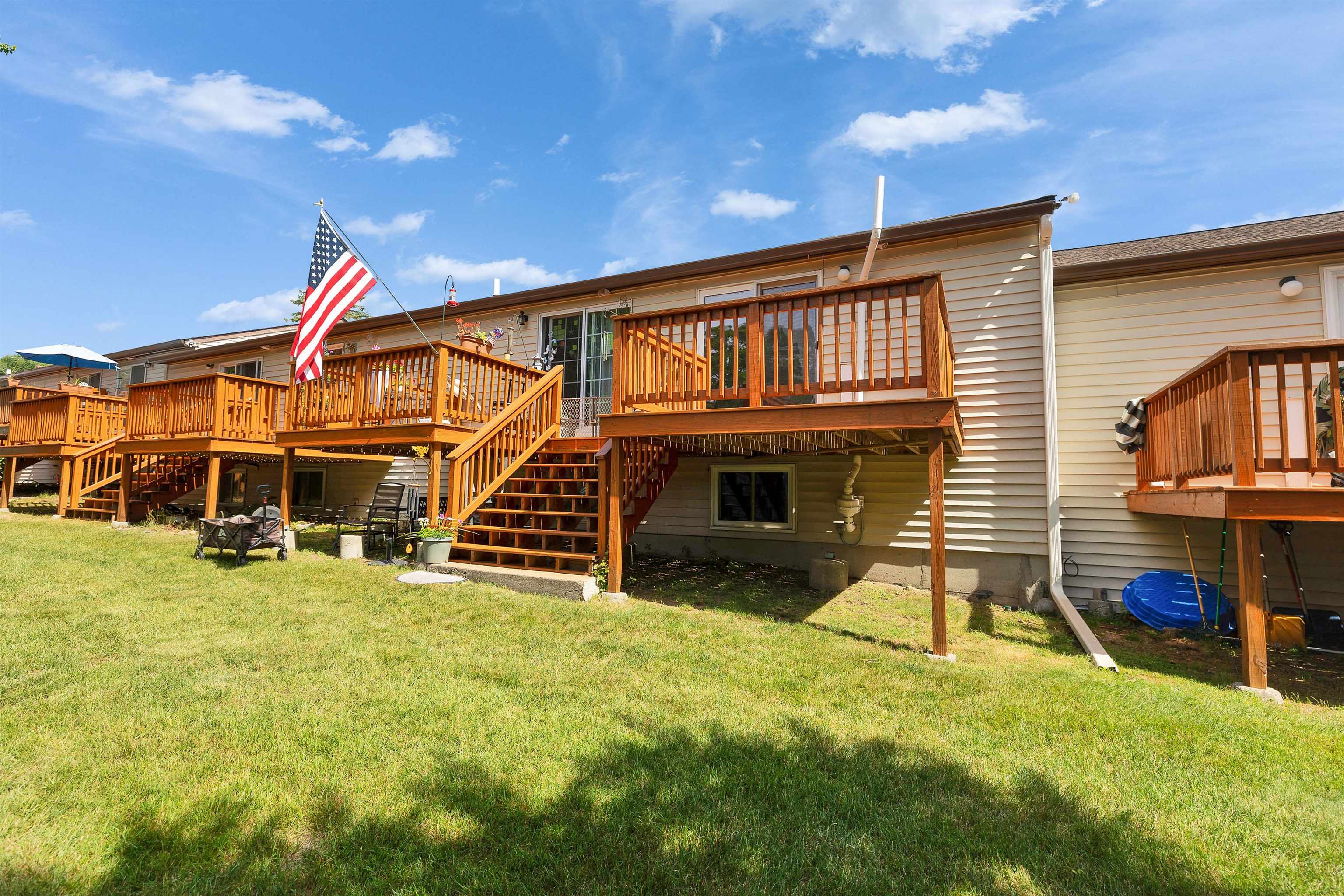 901 Mammoth Road 9