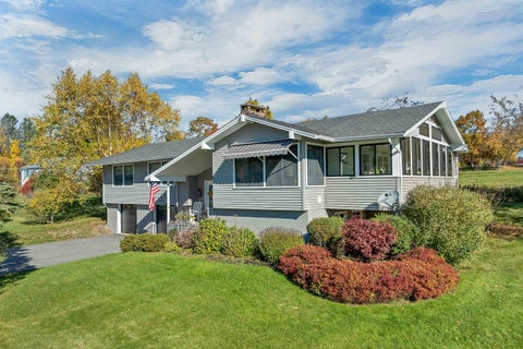 Photo of 19 Old Lakeview Terrace, Wolfeboro, NH 03894 (MLS # 5115428)