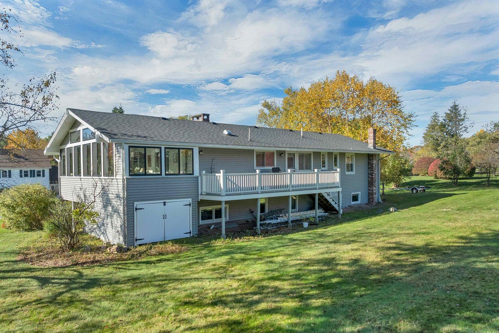Photo of 19 Old Lakeview Terrace, Wolfeboro, NH 03894 (MLS # 5115428)