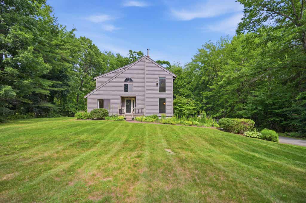 Photo of 76 Harper Ridge Road, Hampstead, NH 03826 (MLS # 5098016)