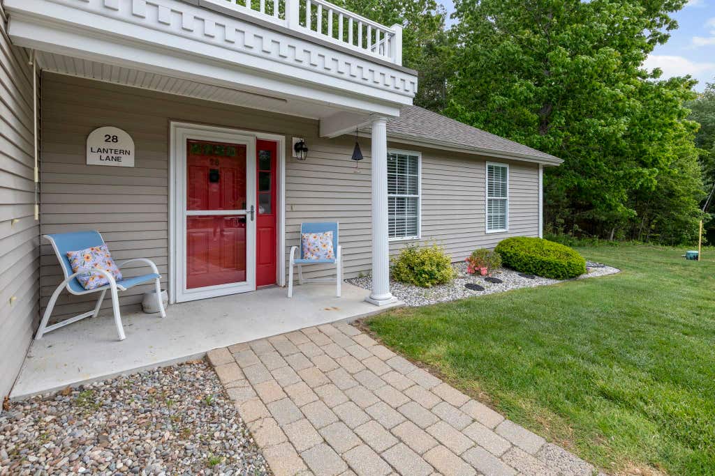 Photo of 28 Lantern Lane, Kingston, NH 03848 (MLS # 5092299)