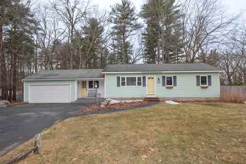 Photo of 95 East Side Drive, Concord, NH 03301 (MLS # 5106560)