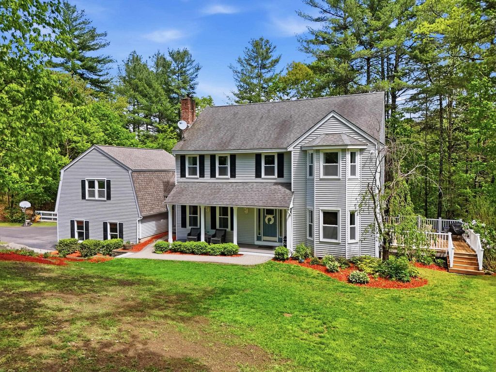 Photo of 7 Stony Point Drive, Londonderry, NH 03053 (MLS # 5091042)