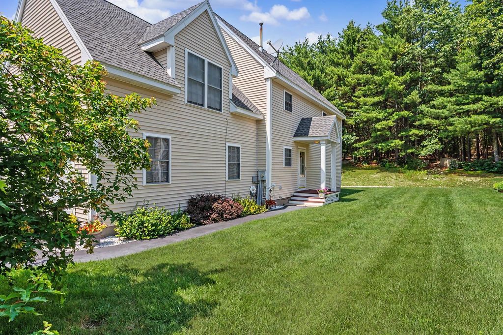 Photo of 68 Barbara Lane, Hudson, NH 03051 (MLS # 5097756)