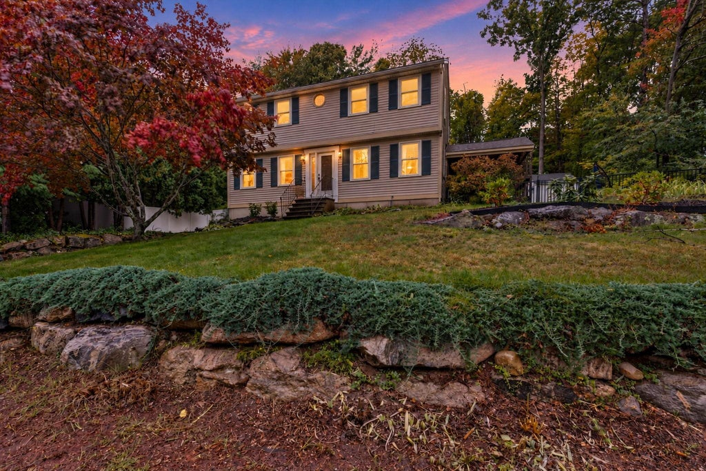Photo of 141 Eastwind Drive, Manchester, NH 03104 (MLS # 5112840)