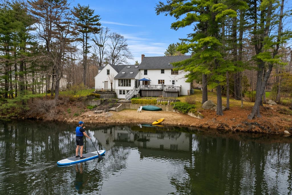Photo of 12 Magazine Street, Bedford, NH 03110 (MLS # 5085099)
