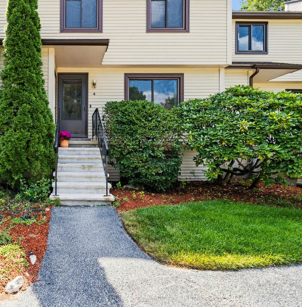 Photo of 4 Killian Court, Merrimack, NH 03054 (MLS # 5106566)