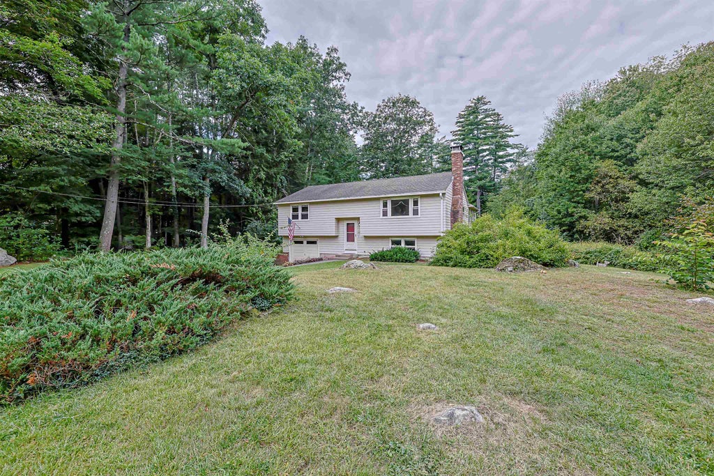 Photo of 29 Northwood Drive, Merrimack, NH 03054 (MLS # 5109081)