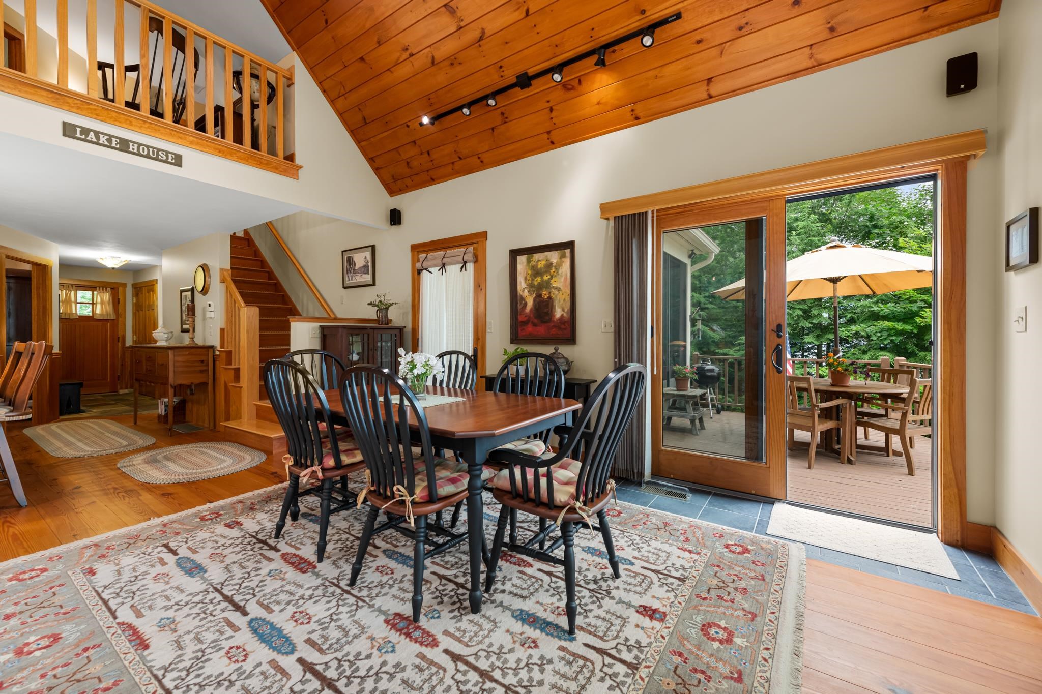 33 Arrowhead Point Road