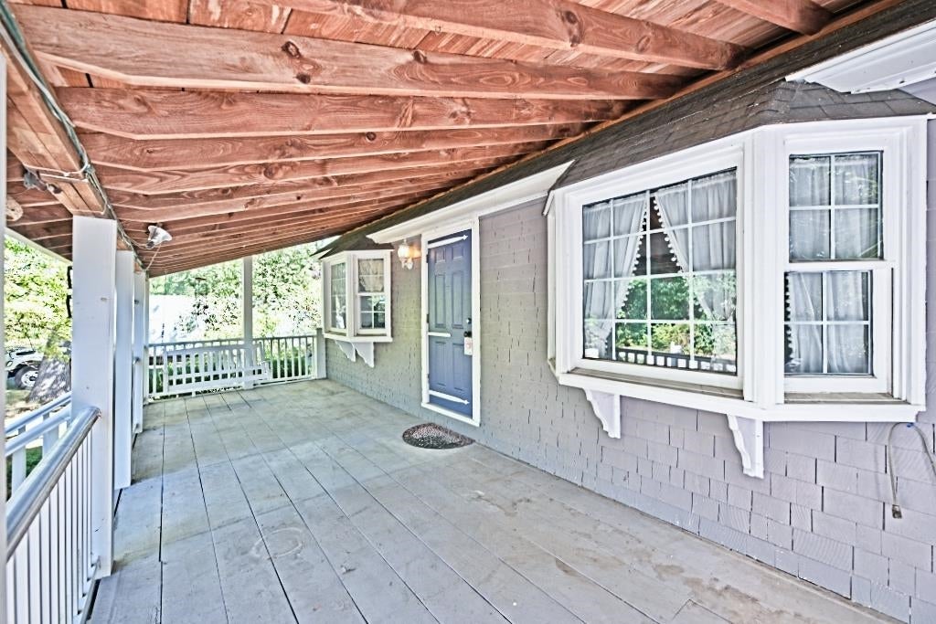 22 Adams Avenue