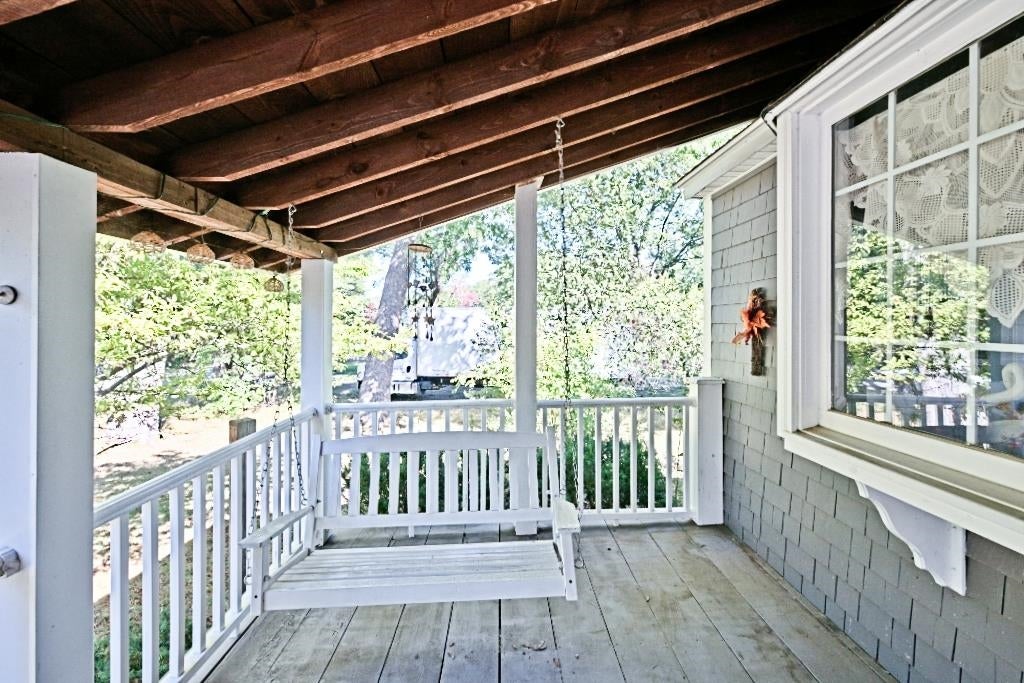 22 Adams Avenue