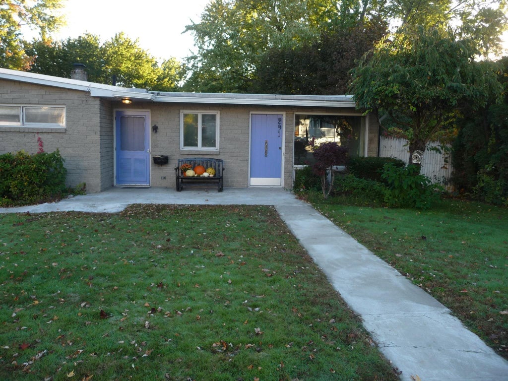 Photo of 291 Coolidge Avenue, Manchester, NH 03102 (MLS # 5114945)