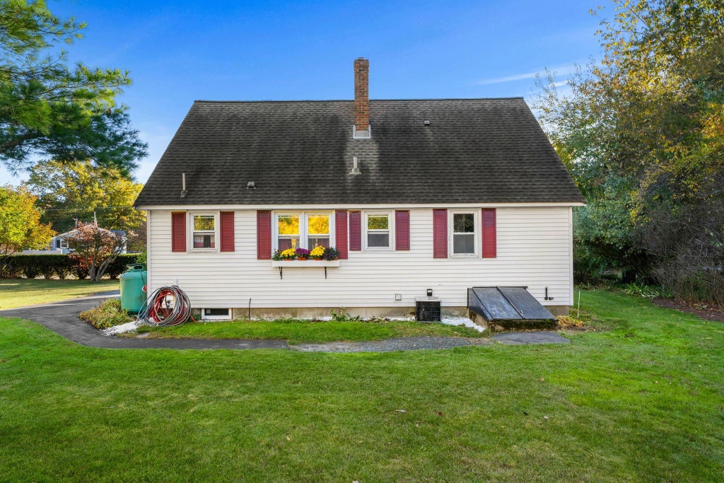 Photo of 21 Chisholm Road, Kingston, NH 03848 (MLS # 5115120)