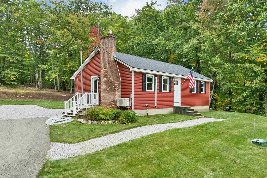 Photo of 401 Allard Farm Circuit Road, Conway, NH 03860 (MLS # 5111648)