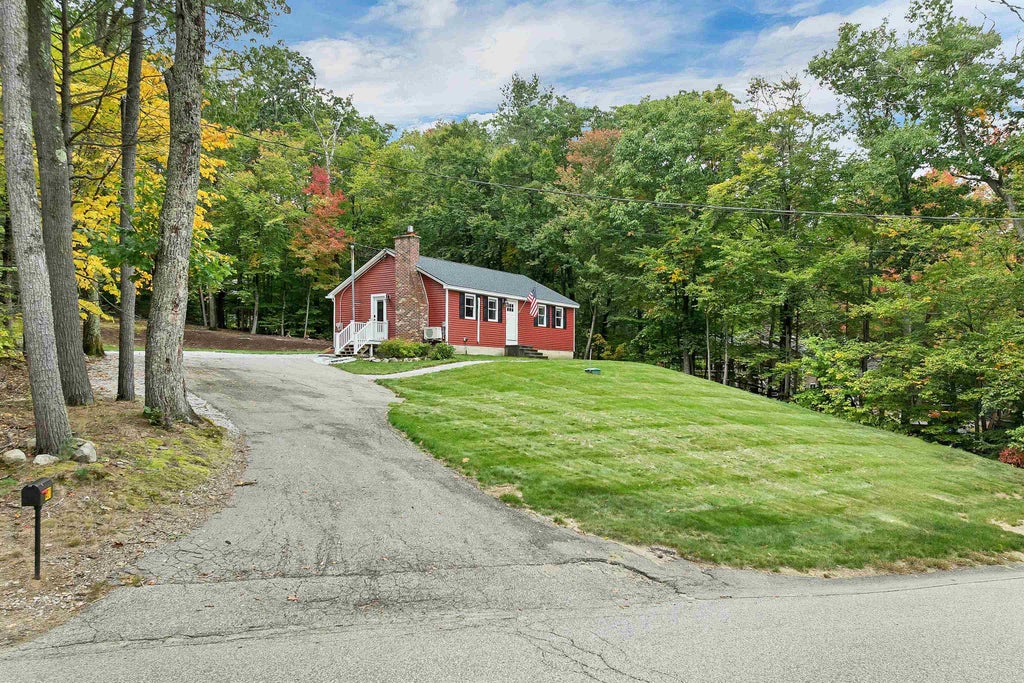 Photo of 401 Allard Farm Circuit Road, Conway, NH 03860 (MLS # 5111648)