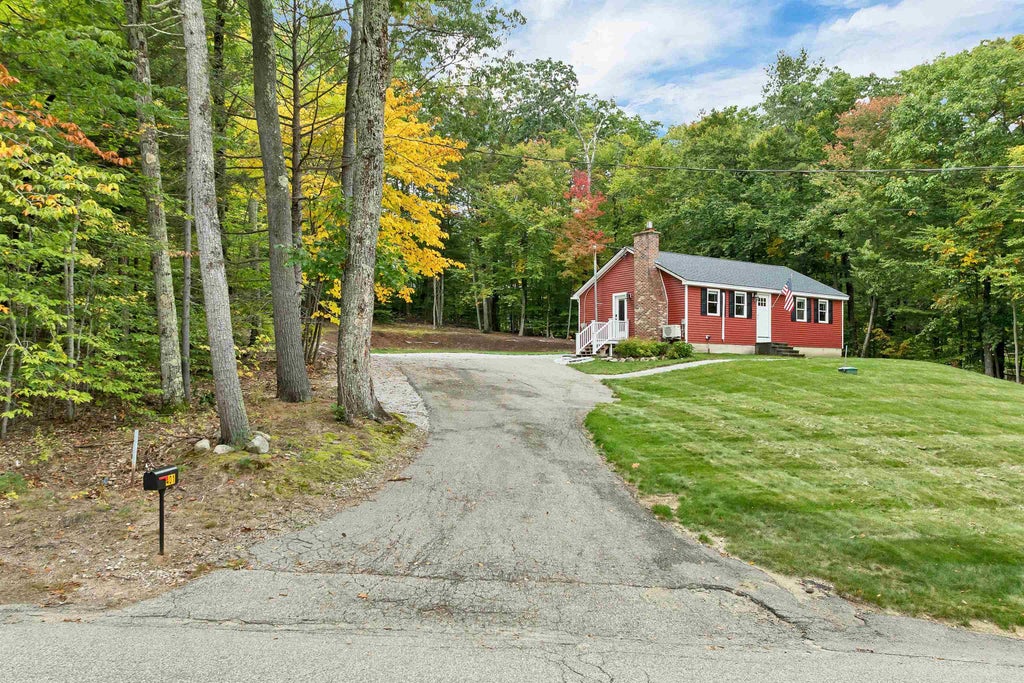 Photo of 401 Allard Farm Circuit Road, Conway, NH 03860 (MLS # 5111648)