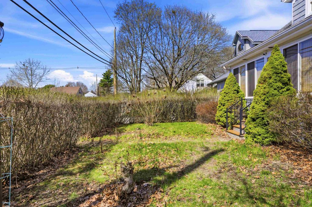 Photo of 33 Walnut Street, Rochester, NH 03867 (MLS # 5086795)