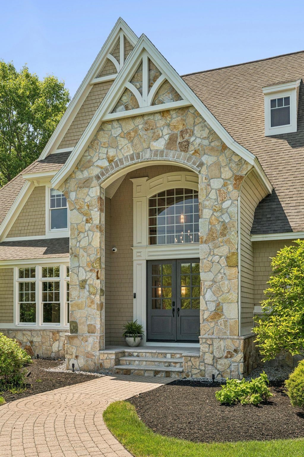 1 Willowbrook Court