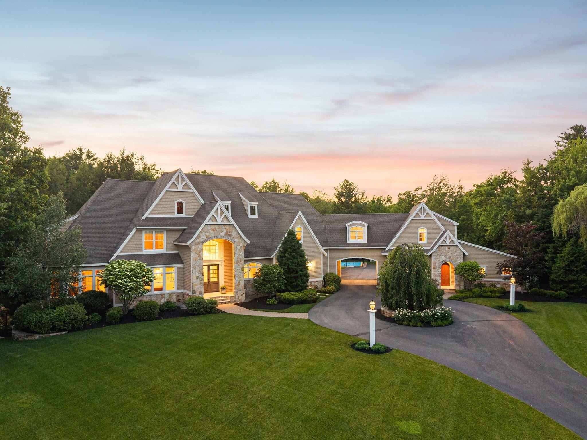 1 Willowbrook Court