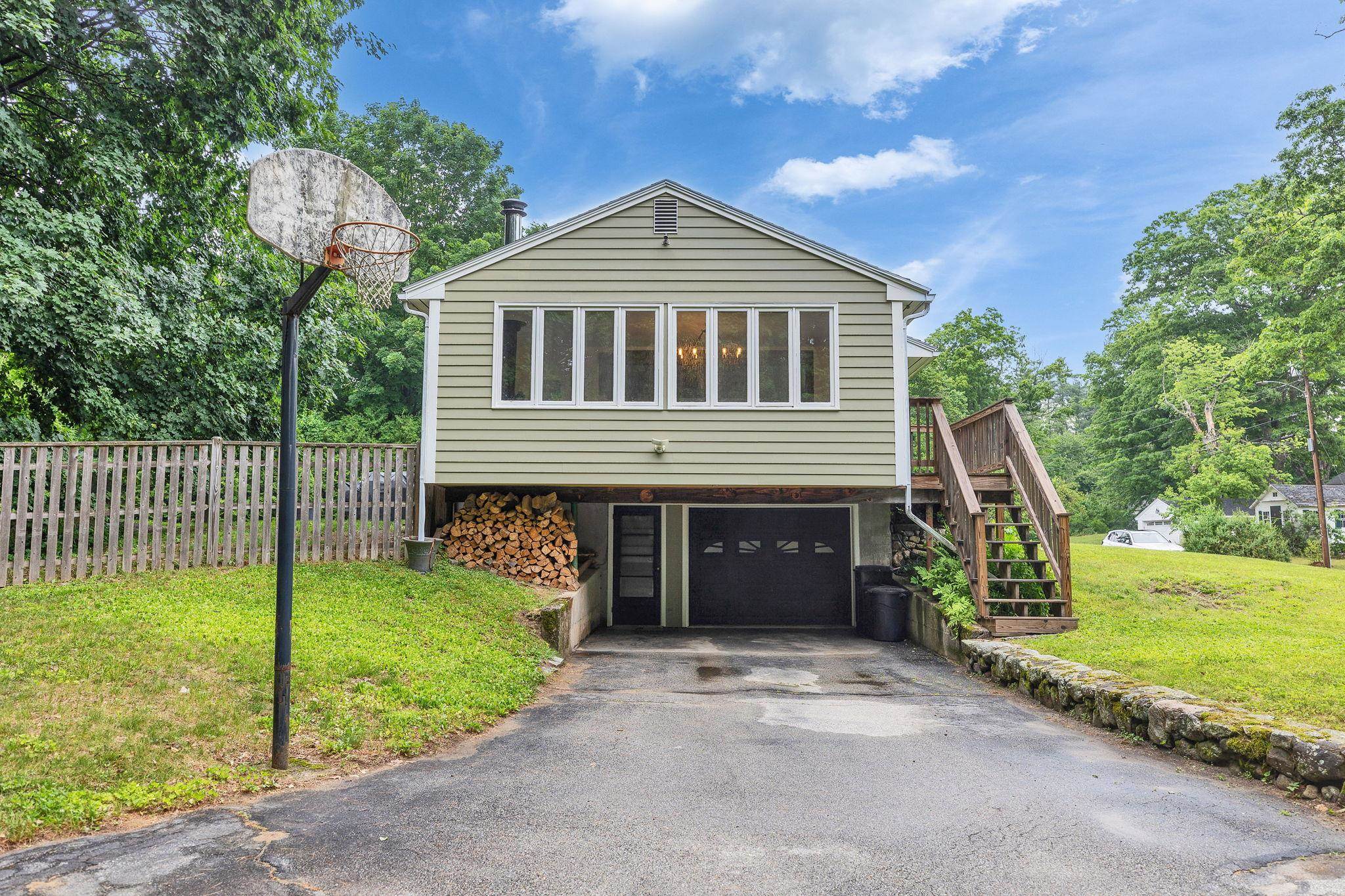 17 Maple Avenue