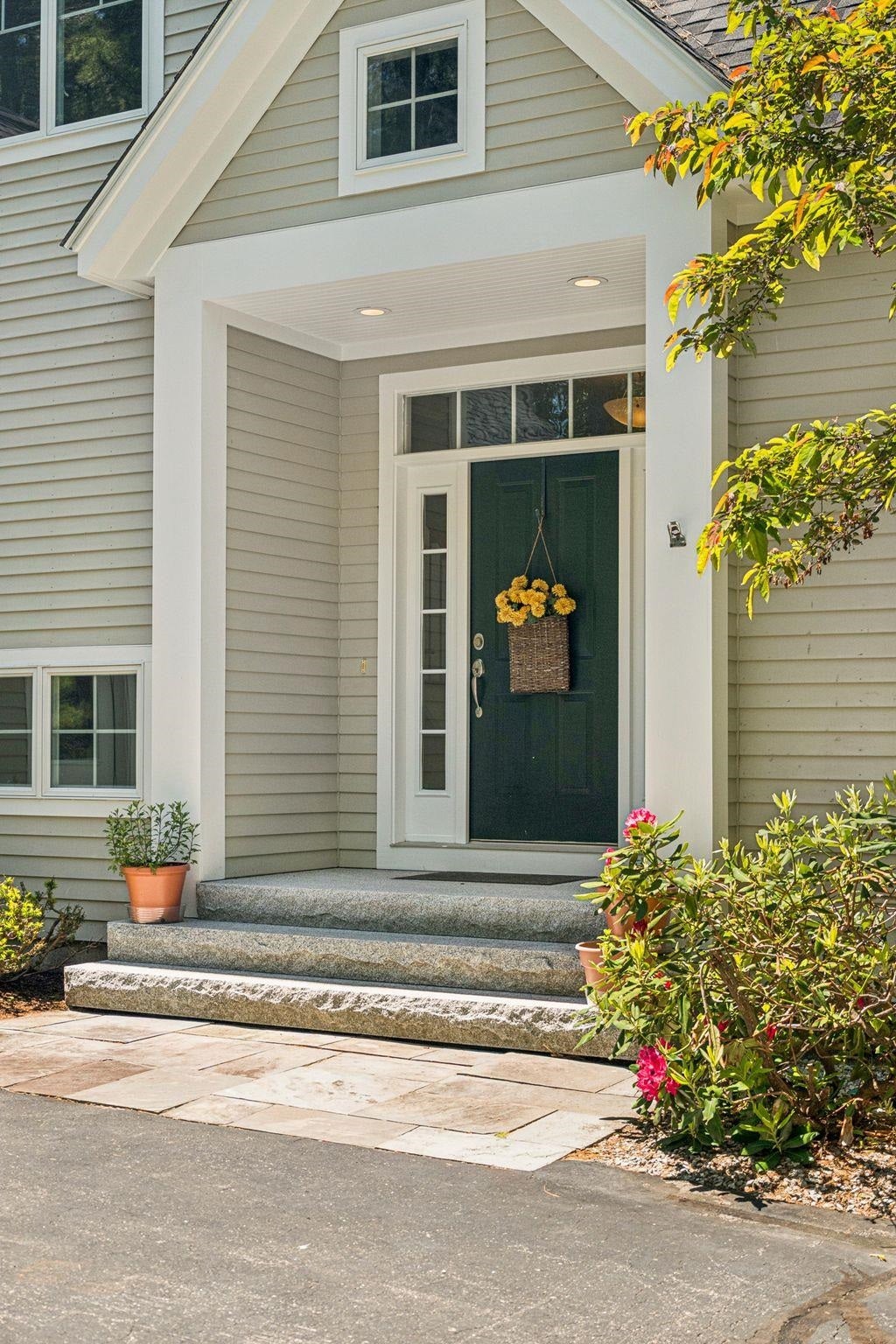 73 Pipers Point Lane