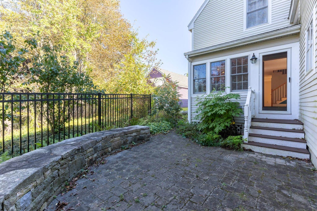 Photo of 796 Middle Street #3, Portsmouth, NH 03801 (MLS # 5114729)