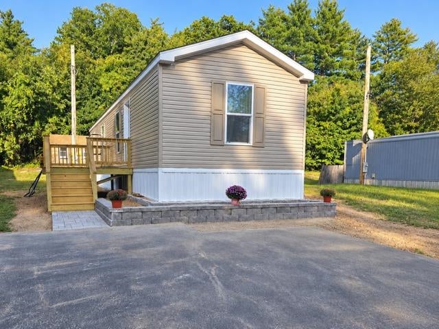 Photo of 13 Hummingbird Lane, Raymond, NH 03077 (MLS # 5109570)