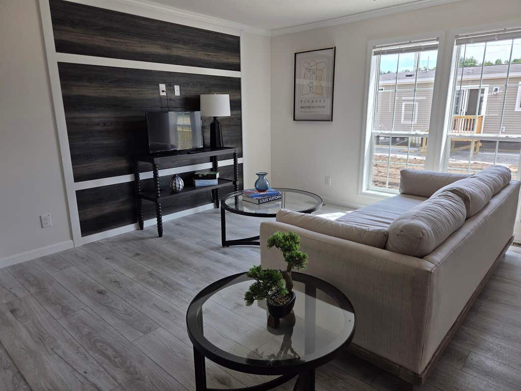 Photo of 3 Quartz Street, Litchfield, NH 03052 (MLS # 5101750)