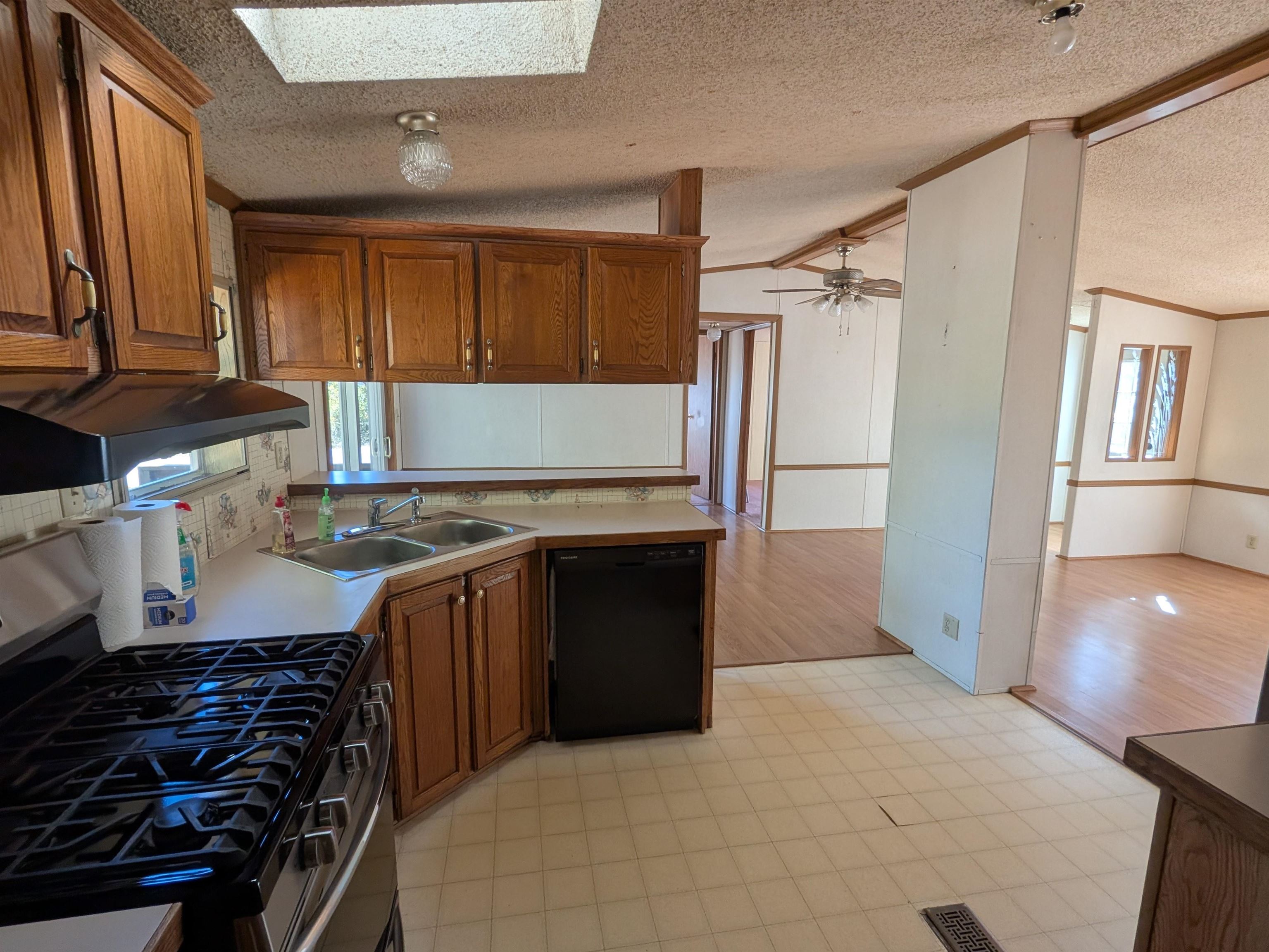 545 Elm Street 34