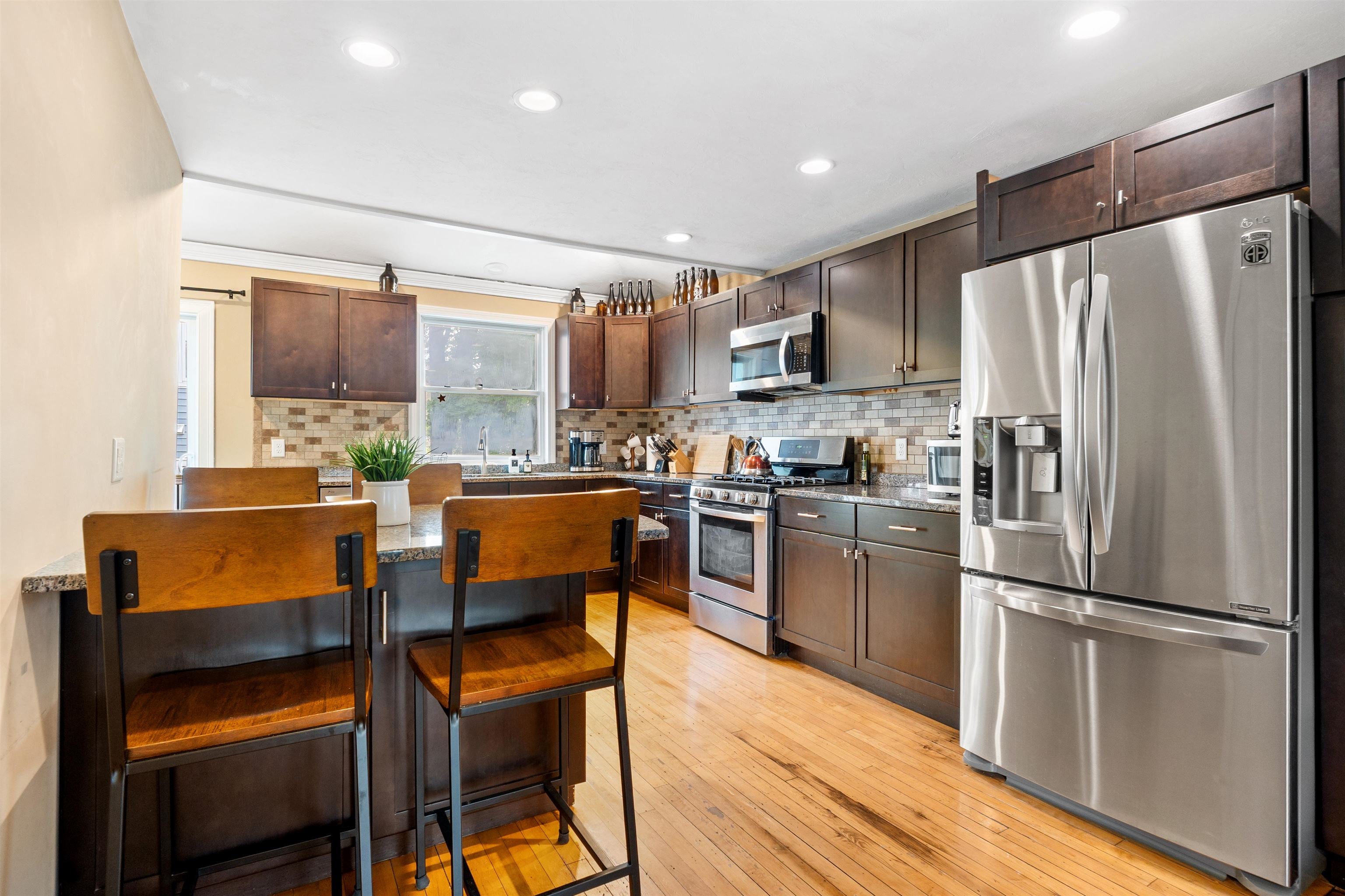 12 Woodbury Avenue