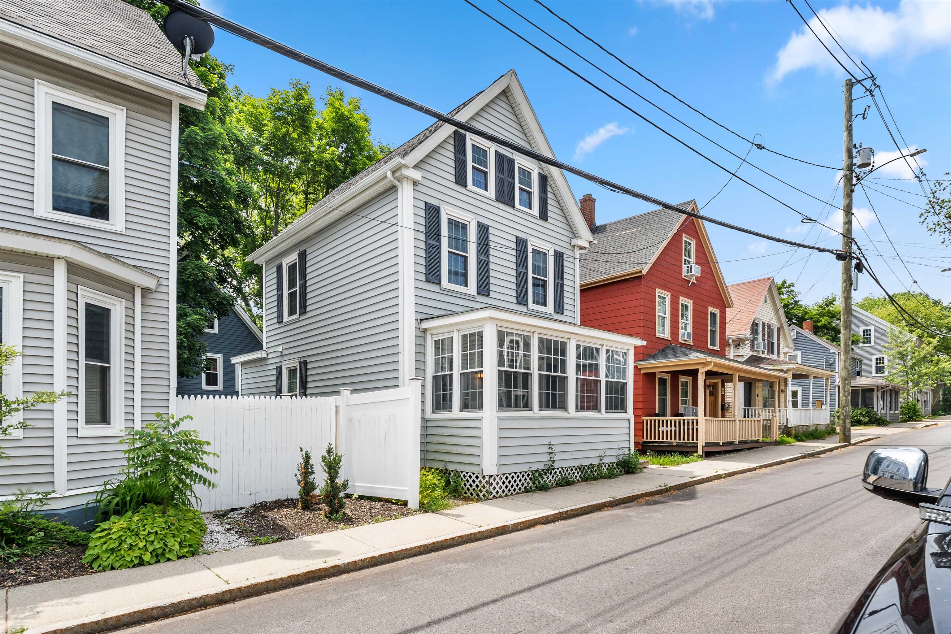 12 Woodbury Avenue