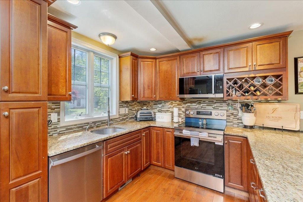 Photo of 312 Kimball Avenue, Plaistow, NH 03865 (MLS # 5089916)
