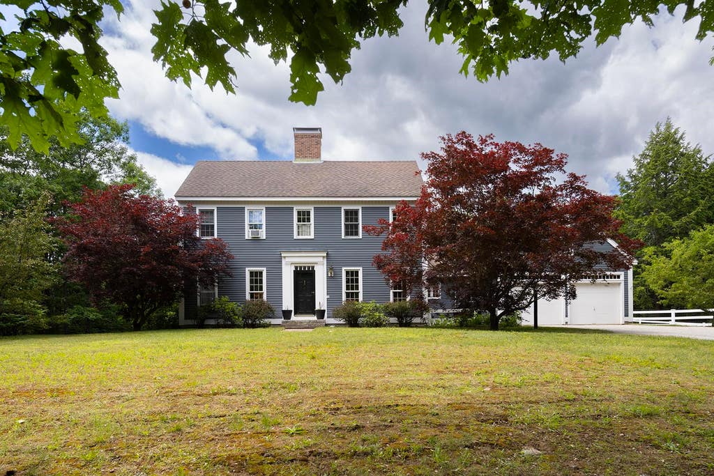 Photo of 28 Mathews Road, Henniker, NH 03242 (MLS # 5096188)