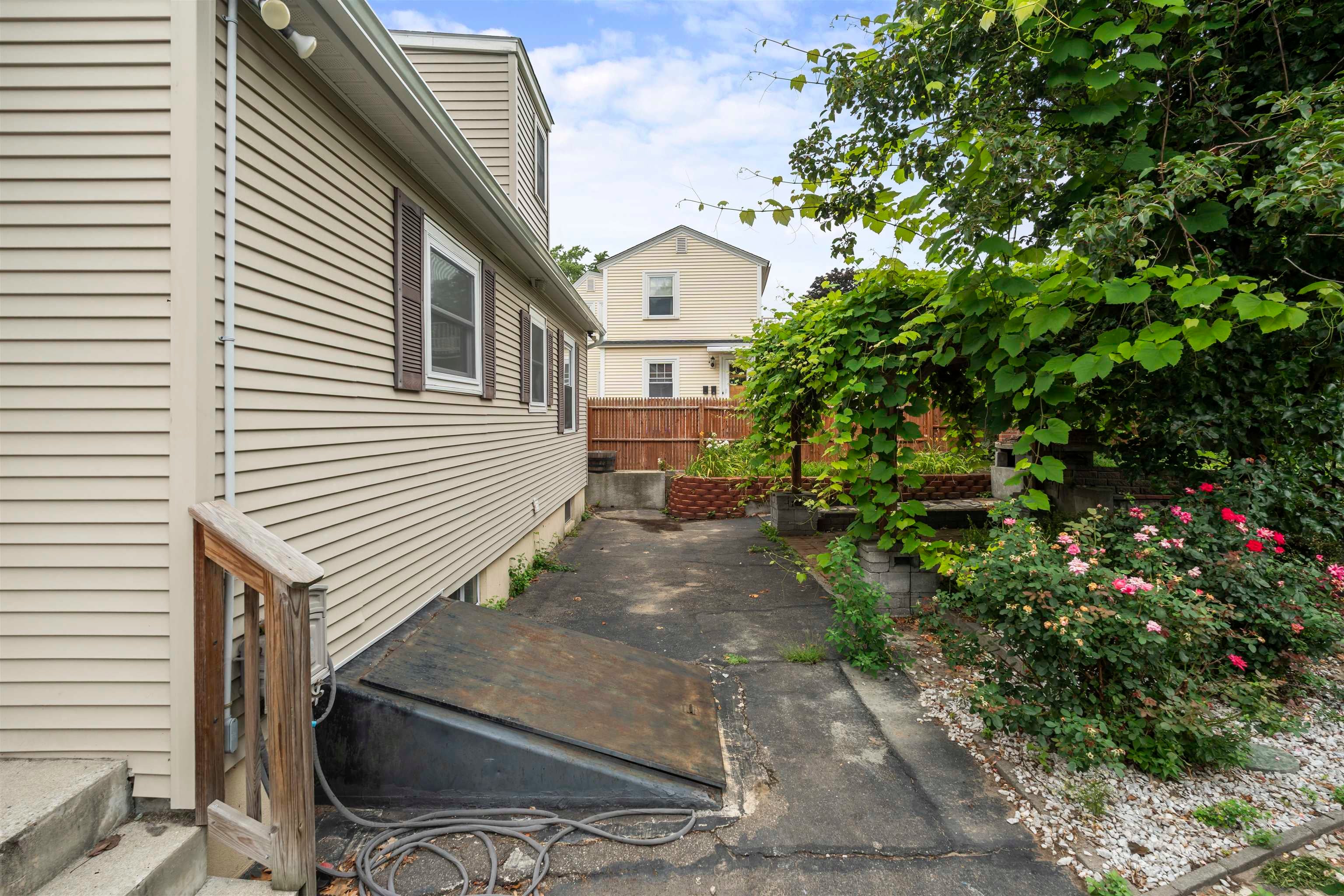 100 S Lincoln Street