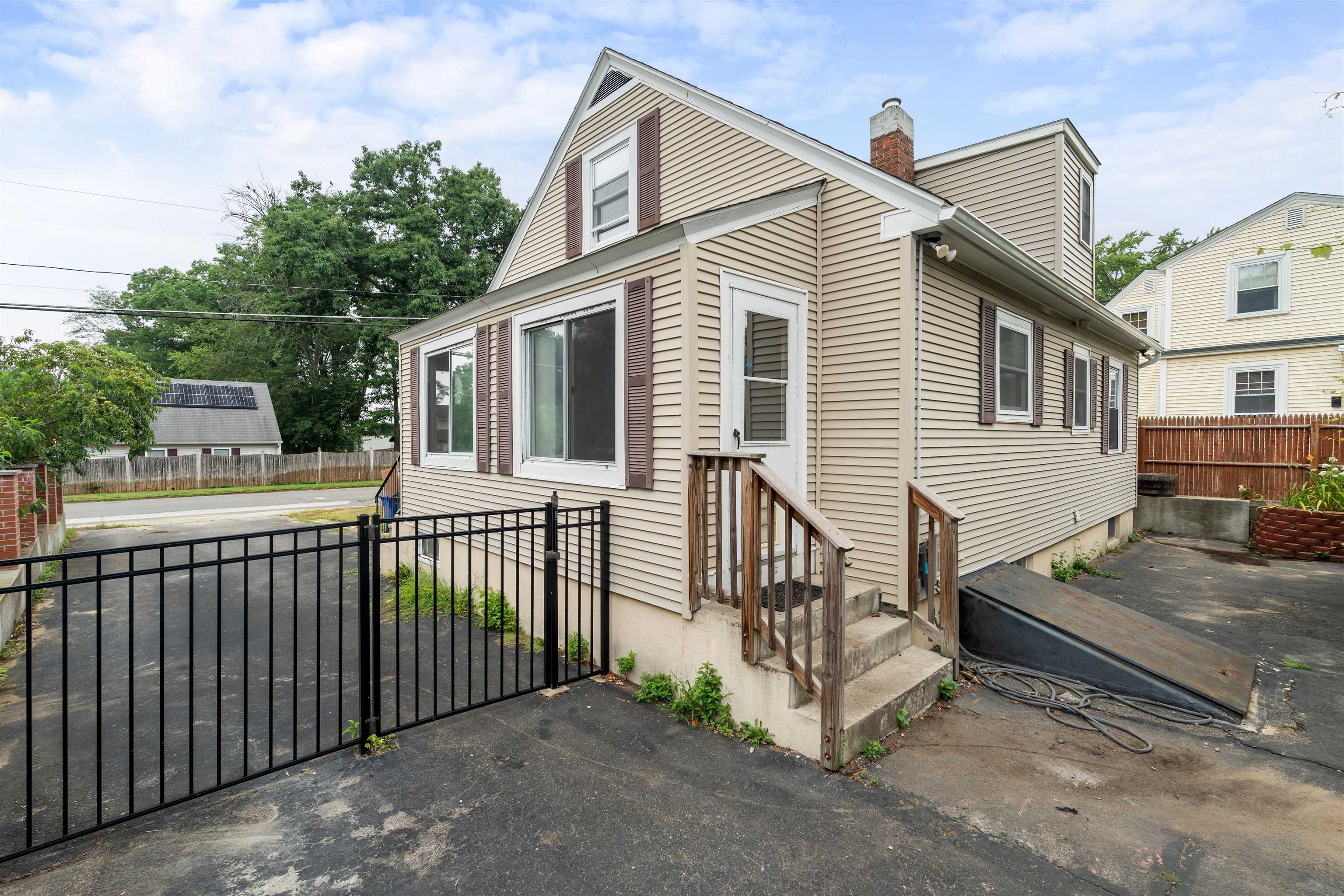 100 S Lincoln Street