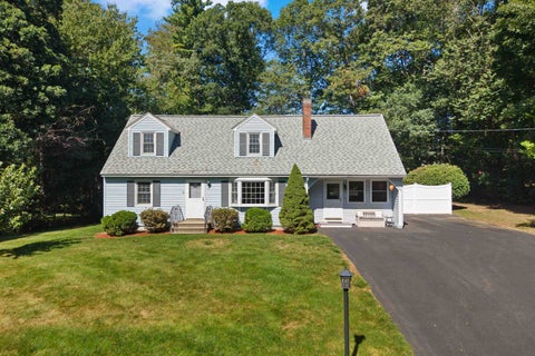 Photo of 7 Olde Coach Road, Derry, NH 03038 (MLS # 5109890)
