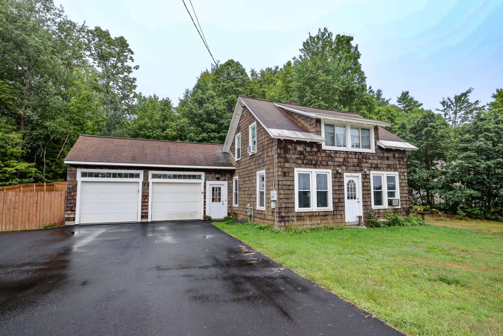 Photo of 40 Winnisquam Way, Belmont, NH 03220 (MLS # 5108163)