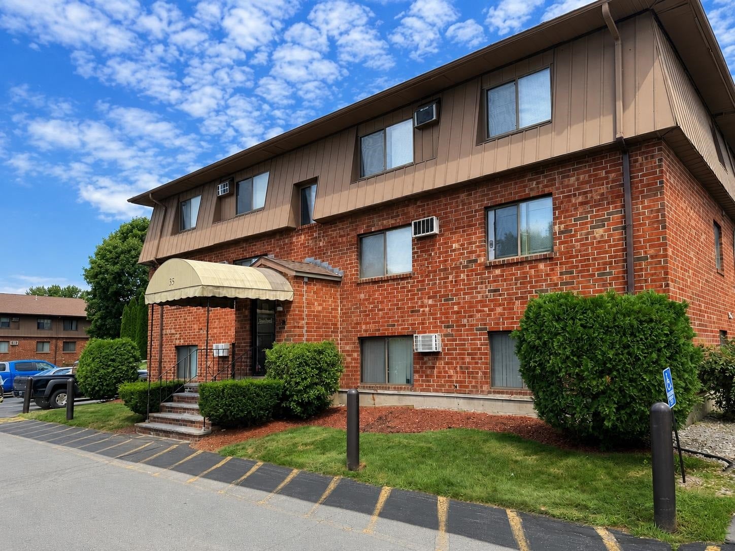 35 Log Street 3C