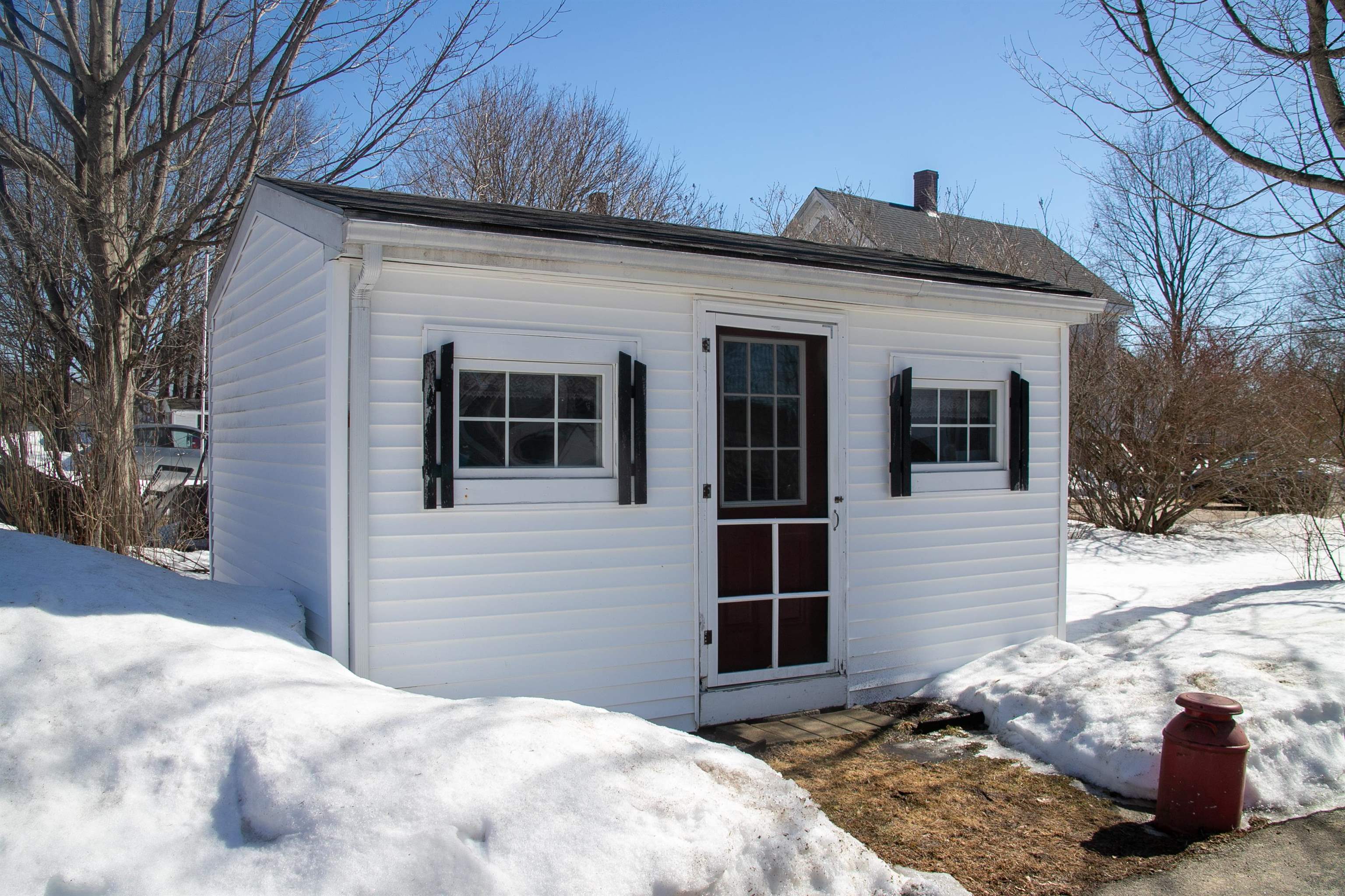 18 Maple Street