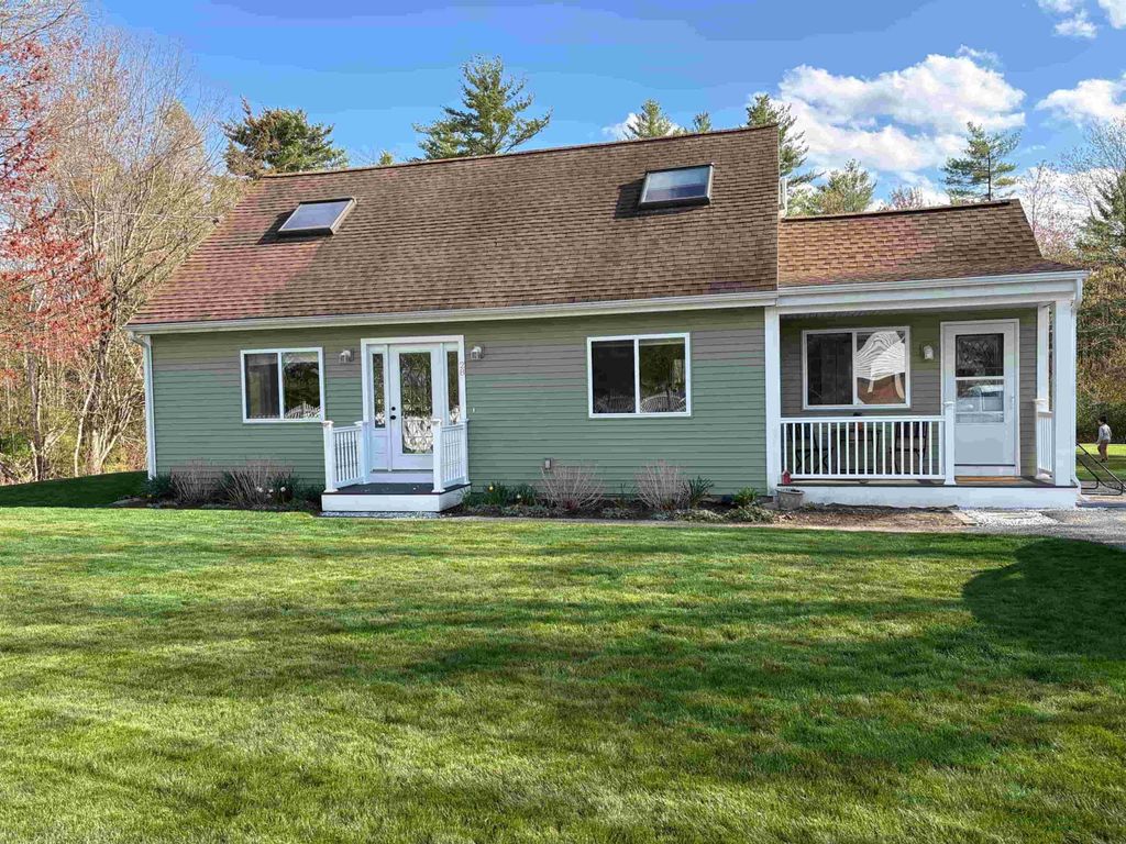 Photo of 28 Doe Farm Lane, Newmarket, NH 03857 (MLS # 5088182)