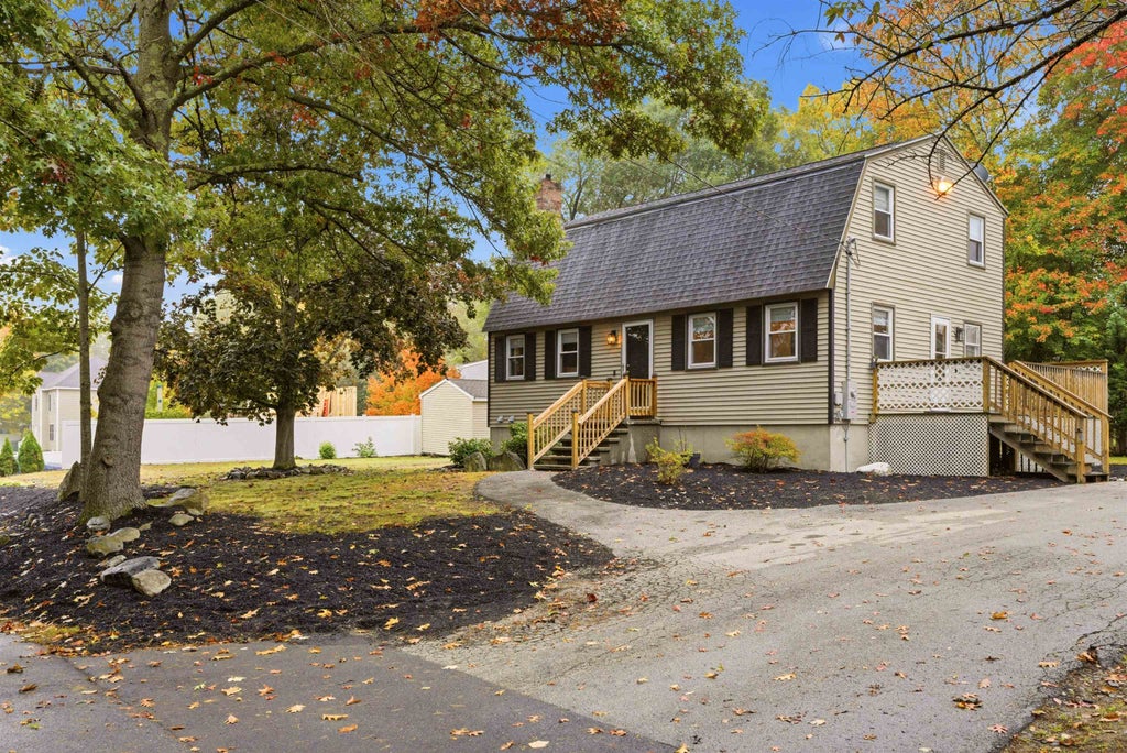 Photo of 8 Edwards Street, Salem, NH 03079 (MLS # 5114452)