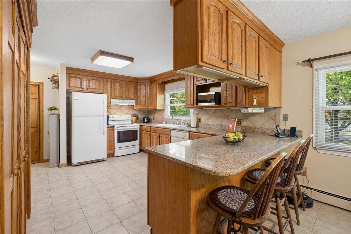 896 Bodwell Road